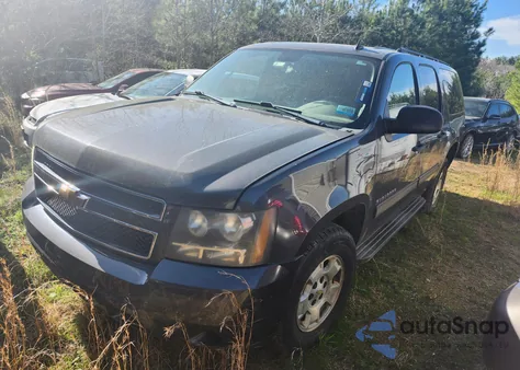 2010 Chevrolet Suburban 1500 Ls z USA, uszkodzony, nr VIN 1GNUKHE32AR291666